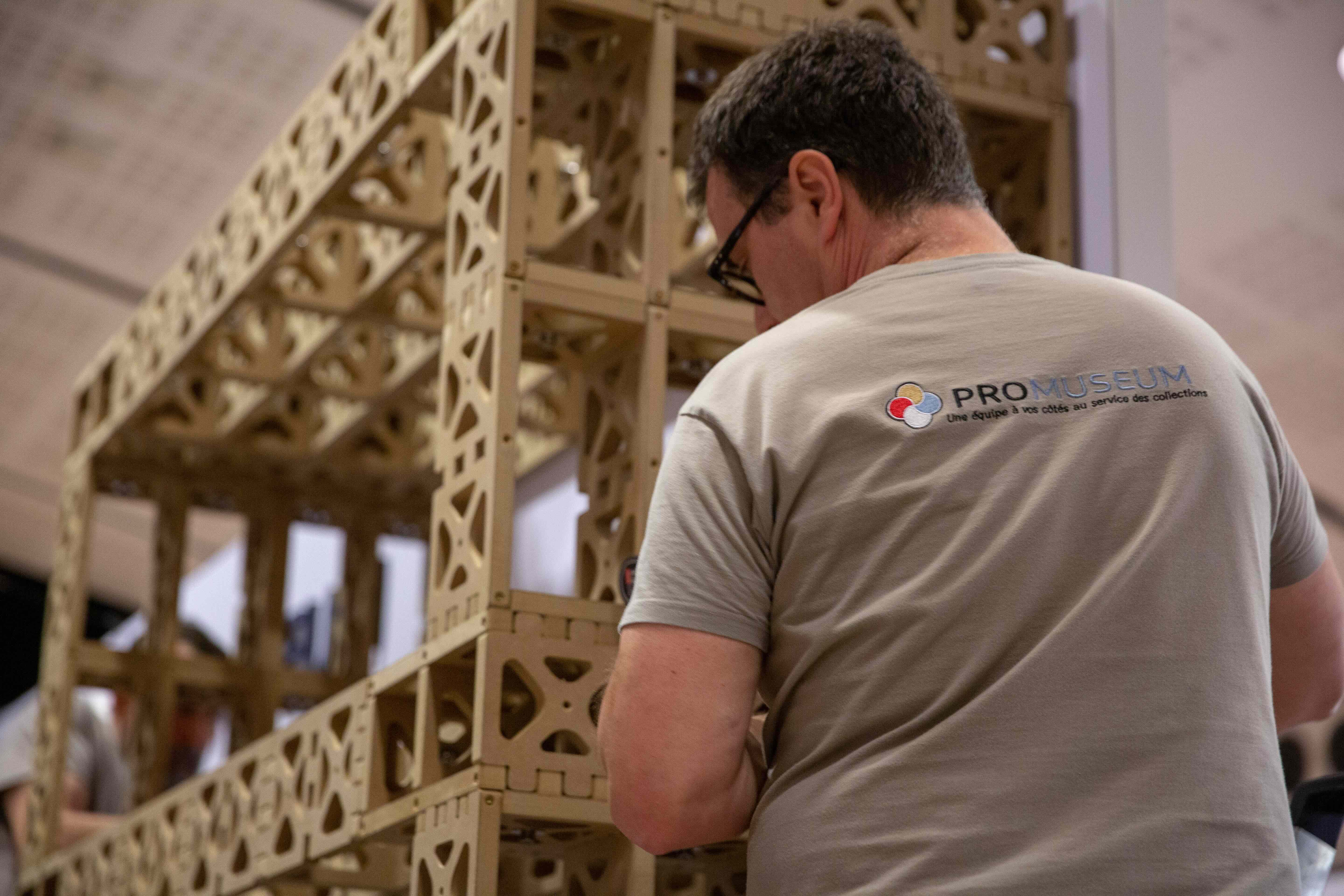 ScénoFlex® — un système modulaire pour penser vos scénographies sans contrainte